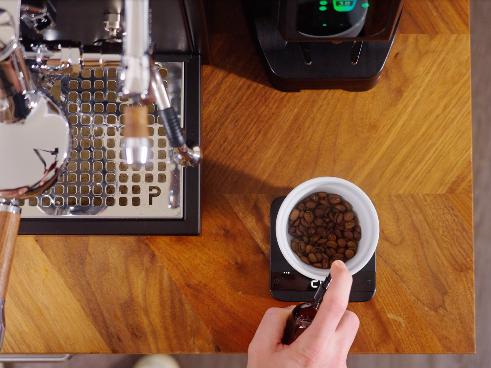Maximalist vs. Minimalist Puck Prep: Easy Workflow For Better Espresso